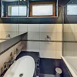 Kt Zenit Vendeghaz Villa *