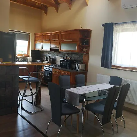 Villa Kt Zenit Vendeghaz Eğri