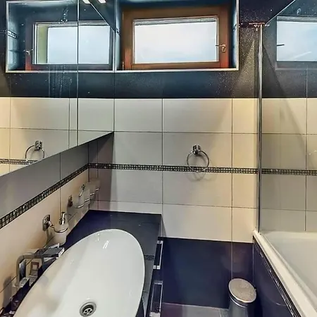 Kt Zenit Vendeghaz Villa *